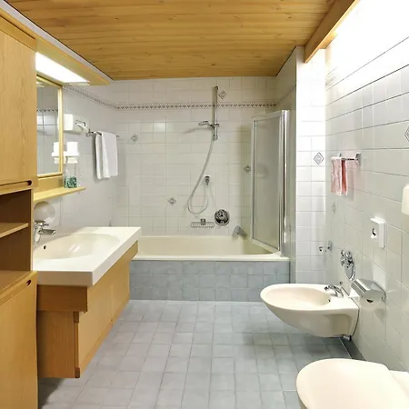 Astor 4*