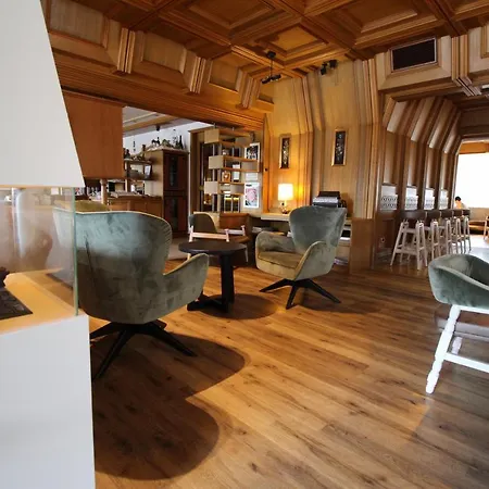 Astor 4*